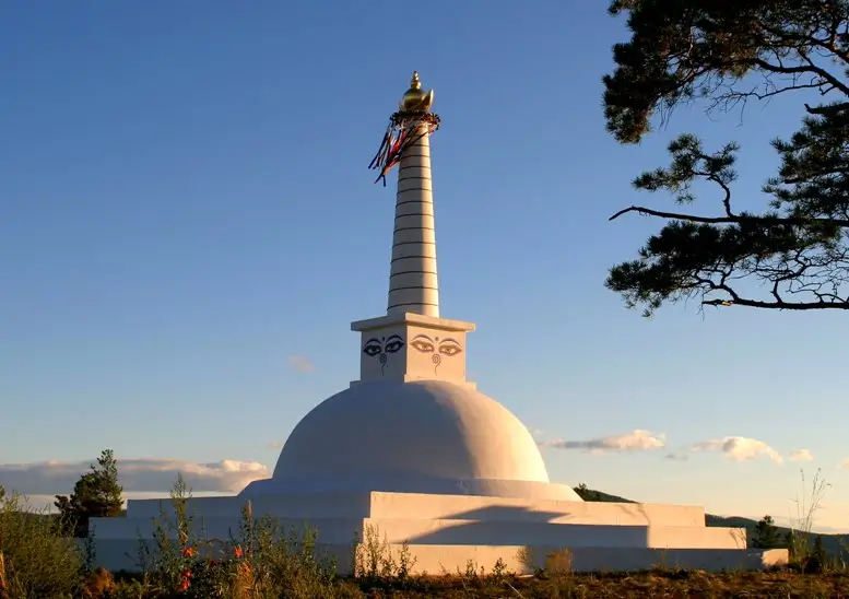 Ступа, вечер