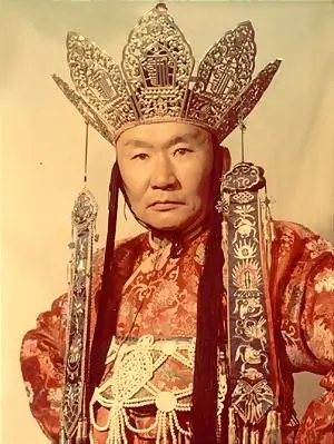 Бидия Дандарон в короне Калачакры